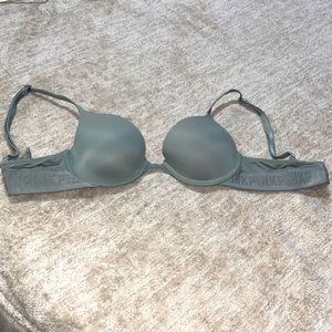 Victoria secret 32 a bra